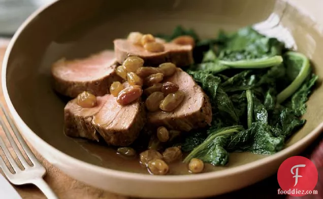 किशमिश-अदरक पैन सॉस के साथ भुना हुआ पोर्क टेंडरलॉइन