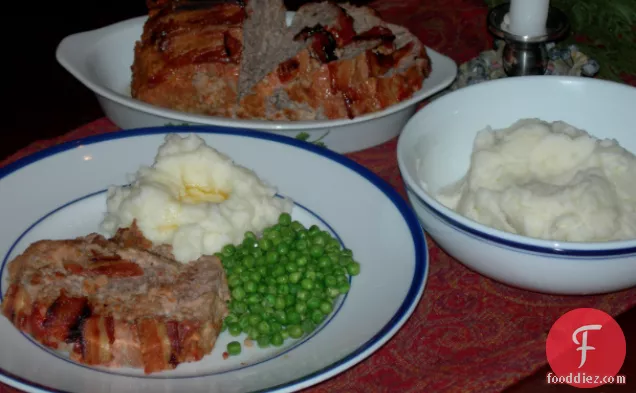 Old-fashioned Meat Loaf With Mashed Potatoes
