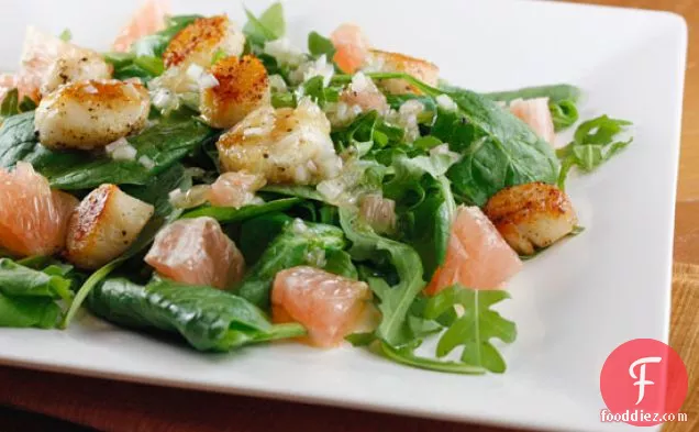 Scallops, Grapefruit, Arugula And Spinach Salad With Champagne