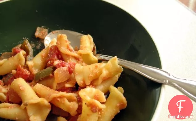 Creamy Pasta With Tomato, Bacon, And Ricotta