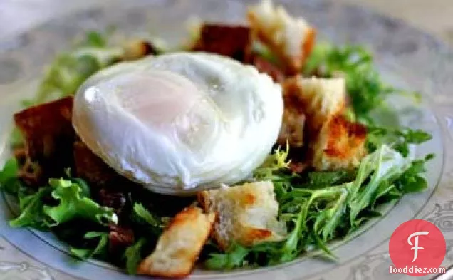 Poached Egg And Bacon Salad - Salad Lyonnaise