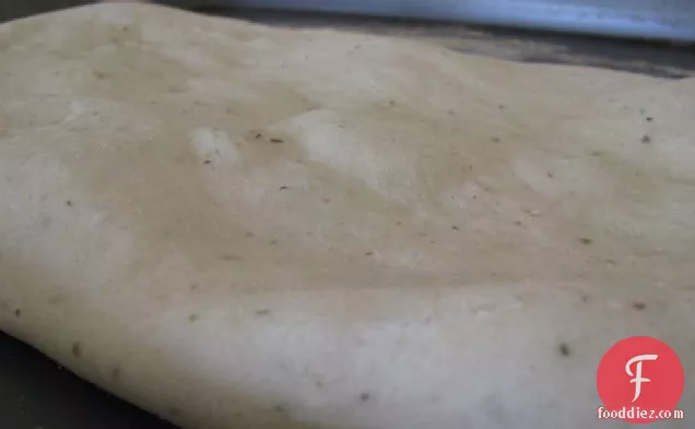 ग्रील्ड चिकन, बेकन और पालक फ्लैटब्रेड पिज्जा