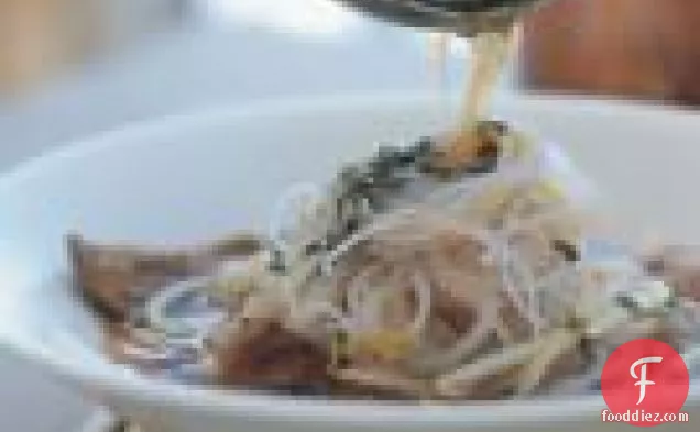 वियतनामी बीफ नूडल सूप