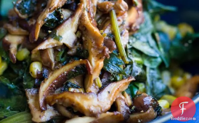 Wilted Spinach Salad With Balsamic Mushrooms