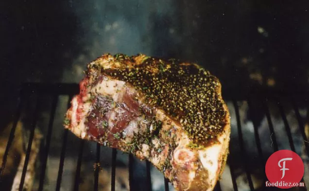 बाल्समिक और मेंहदी-मैरीनेटेड फ्लोरेंटाइन स्टेक