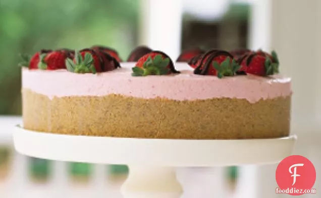 No-Bake Strawberry Cream Cake