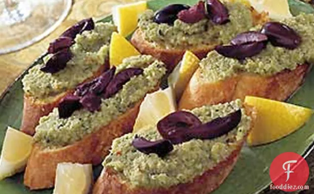 Crostini with Spicy Green Olivada