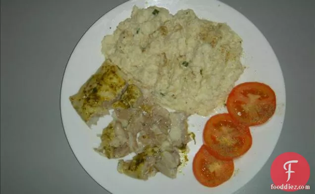 बोस्टन ब्लू फिश एंड फॉक्स टैटर्स / फूलगोभी ।