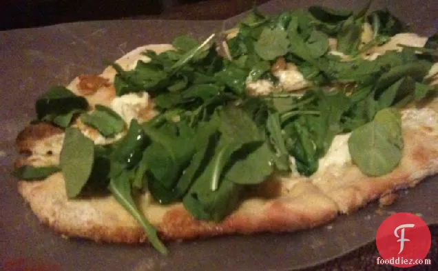 Jersey Pizza With Roasted Garlic And Arugula