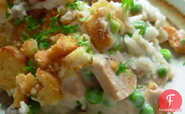 पेंट्री टूना-चावल पुलाव में