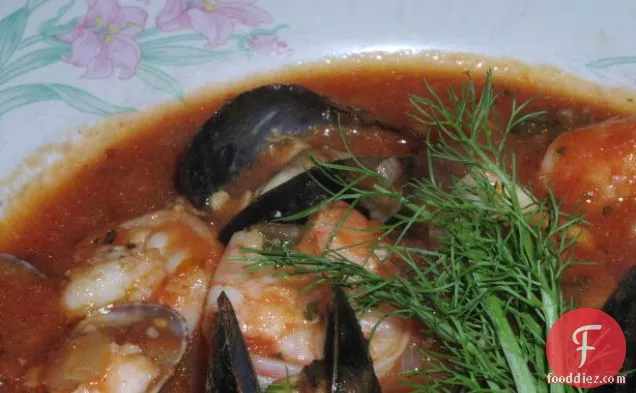 Cioppino (Seafood Soup) With Fennel and Garlic