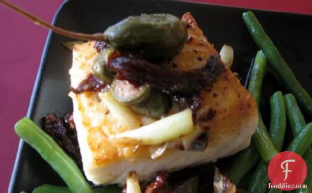 सियर हलिबूट डब्ल्यू / हरिकोट्स वर्ट, स्कैलियन और व्हाइट वाइन सॉस