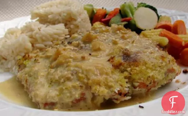 नारंगी अदरक की चटनी के साथ वसाबी क्रस्टेड सामन