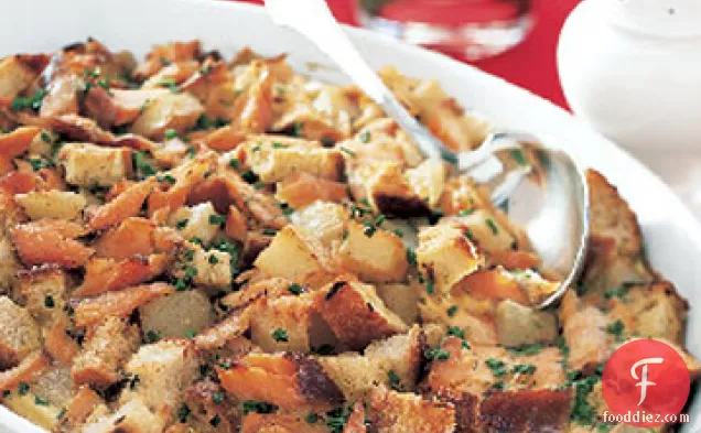 स्मोक्ड सैल्मन और आलू नाश्ता पुलाव