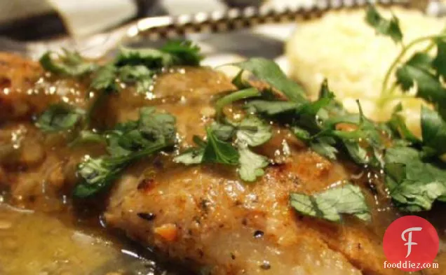 साल्सा वर्डे (कम कार्ब)के साथ काली मछली