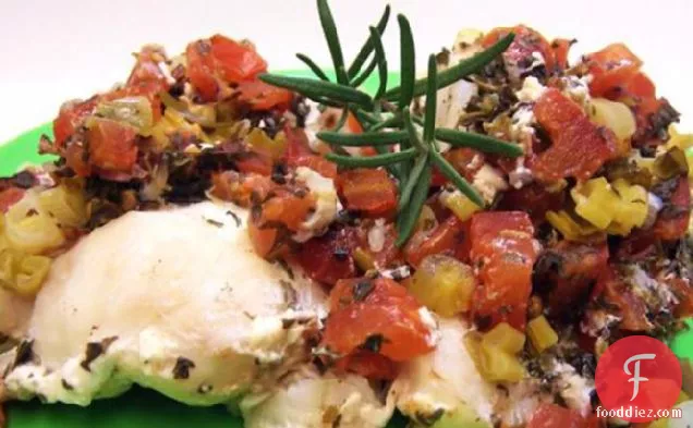 जड़ी बूटियों और चूने के साथ मछली