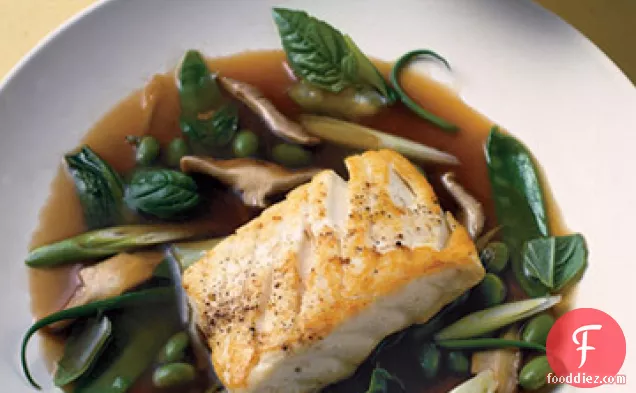 हरी चाय शोरबा में प्रशांत हलिबूट