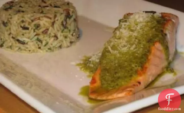 Salmon Fillets With a Pesto Sauce