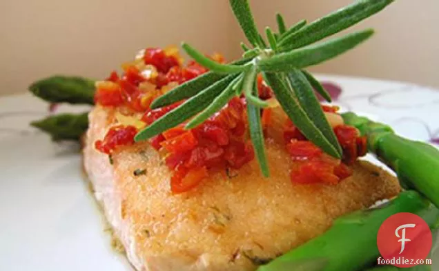 Herbed Salmon Fillets With Sun-Dried Tomato Topping