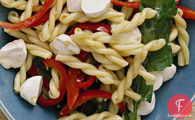 Pasta with Peppers and Mozzarella
