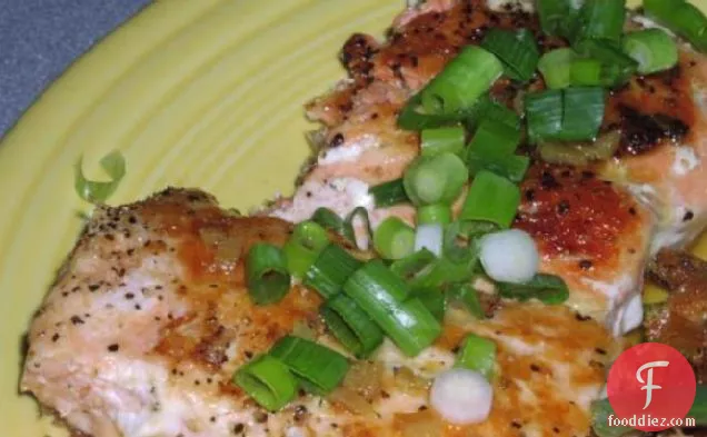 वसाबी के साथ डब्ल्यूडब्ल्यू हनी-ग्लेज़ेड सैल्मन-4 अंक