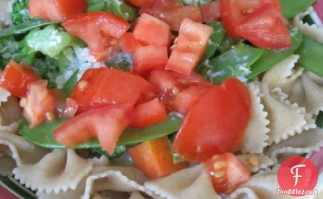 दूध मुक्त सामन सब्जी फेटुकाइन