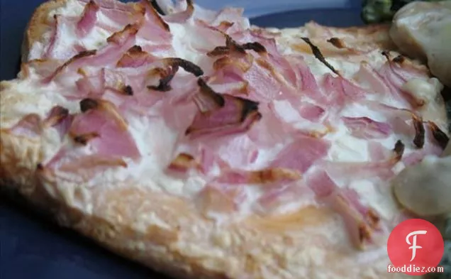 टमाटर और मिर्च की चटनी में पका हुआ सामन