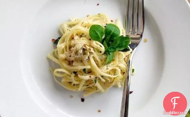 Linguine With Crab And Artichokes
