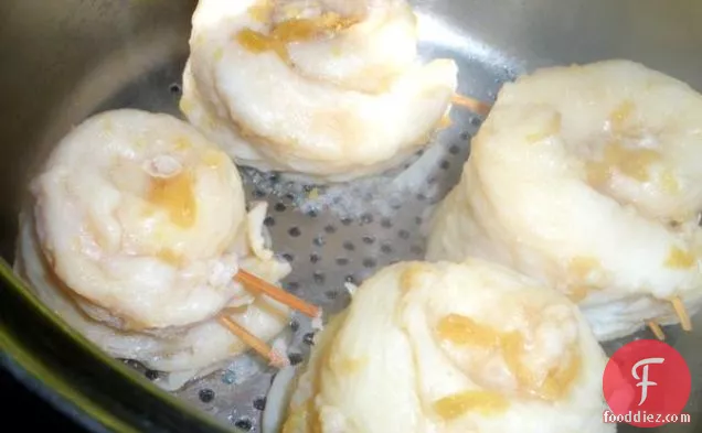 तुलसी, लहसुन और नारंगी के साथ पंको-क्रस्टेड एकमात्र