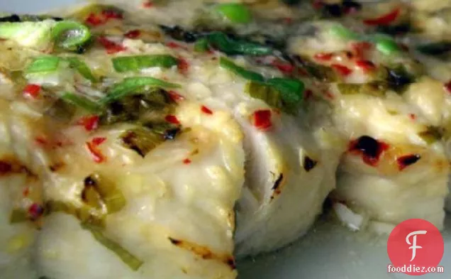 अदरक, नींबू और लहसुन स्वोर्डफ़िश स्टेक ।