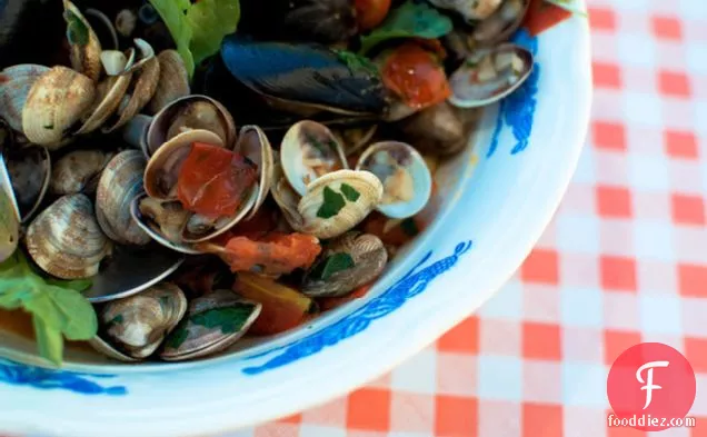 Mussels And Clams In White Wine