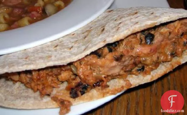 जैतून की चटनी के साथ टूना