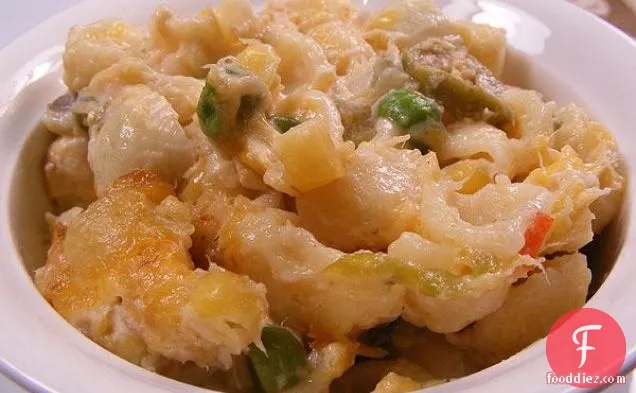 ट्यूना और आटिचोक दिलों के साथ धनुष संबंध या दूर की रेखा