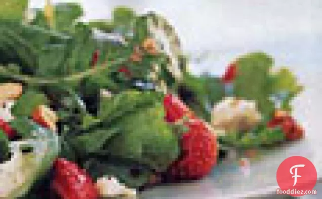 Strawberry And Arugula Salad With Hazelnut Dressing