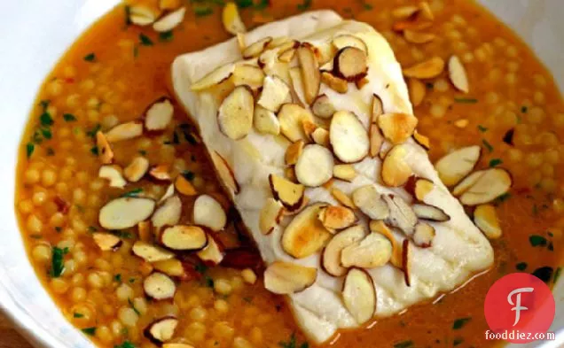 डिनर टुनाइट: केसर के साथ मछली-टमाटर कूस कूस