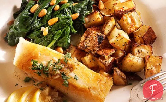 लहसुन की चटनी के साथ समुद्री बास