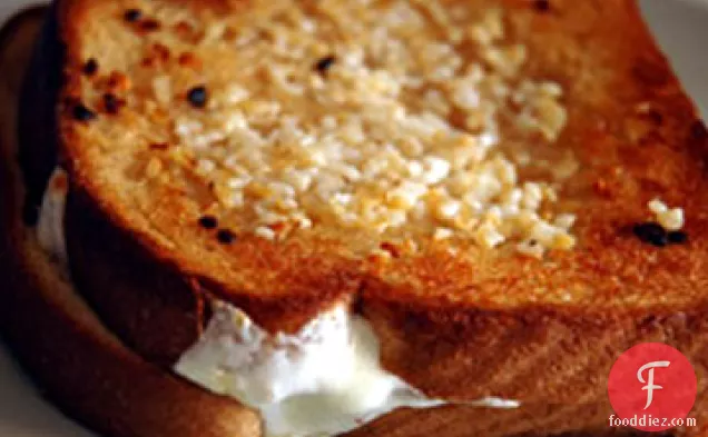 इतालवी ग्रील्ड पनीर सैंडविच