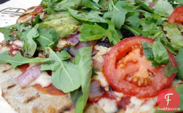 घर का बना ग्रील्ड पिज्जा