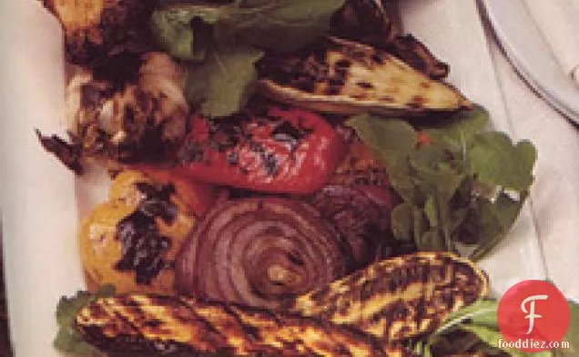 ग्रील्ड सब्जियां और टमाटर की रोटी