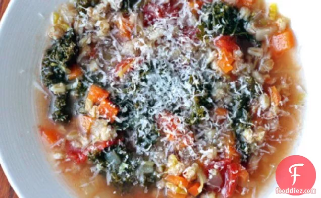 Dinner Tonight: Italian Kale and Farro Soup