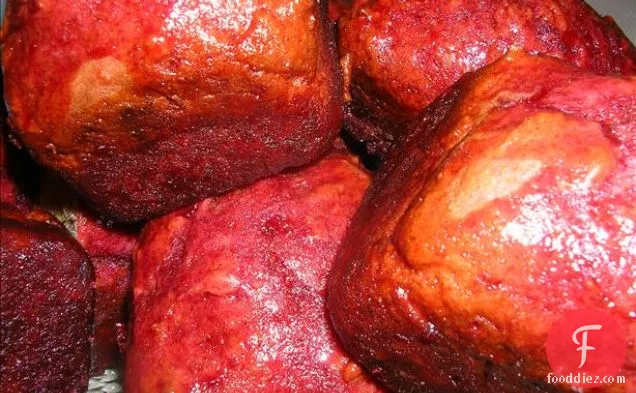 बीट्स और अखरोट ड्रेसिंग के साथ मैक्सिकन कटा हुआ सलाद