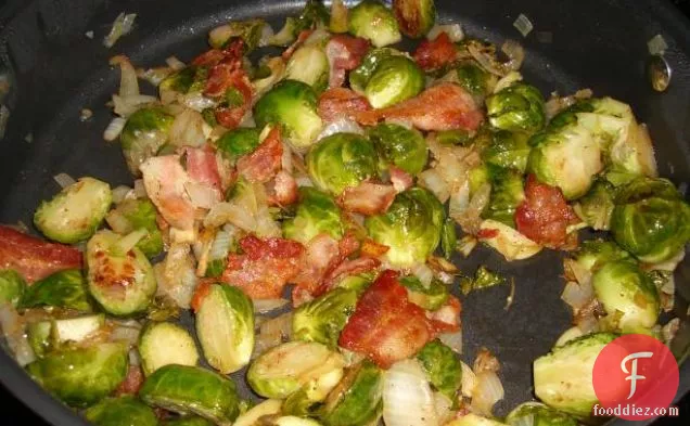 मलाईदार ब्रसेल्स स्प्राउट्स और पनीर सूप