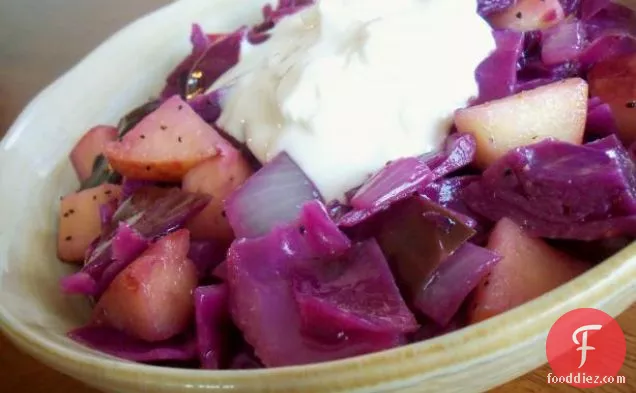 Easy Red Cabbage and Apples