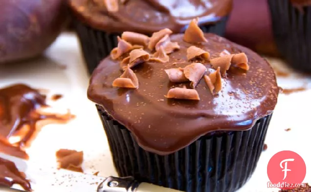 Velvet Chocolate And Beetroot Cupcakes With Chocolate Fudge Spread
