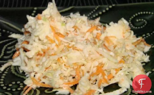 Easy and Delicious Coleslaw