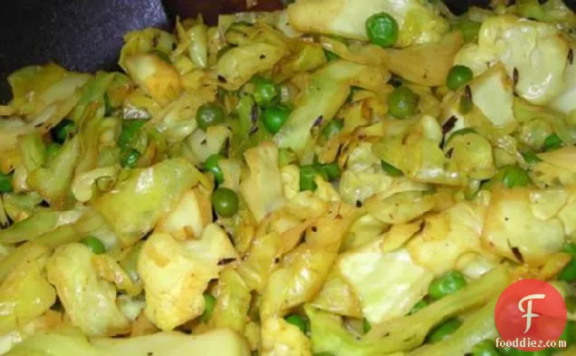 Cabbage With Green Peas
