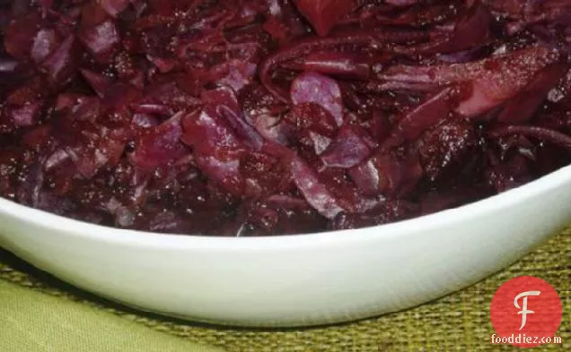 Red Cabbage With Apples and Spices - Crock Pot
