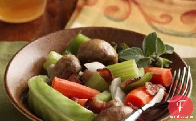 स्किलेट पियोगीज़, किलबासा और गोभी पुलाव