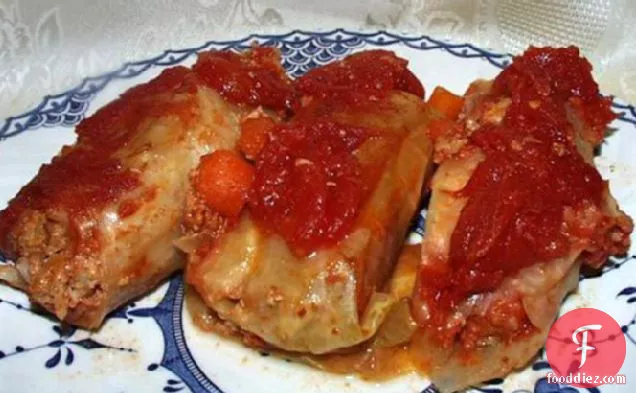 Sweet 'n Sour Stuffed Cabbage Rolls ("golumbke")