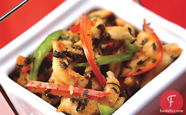 Stir-Fried Chicken with Bell Peppers and Snow Cabbage